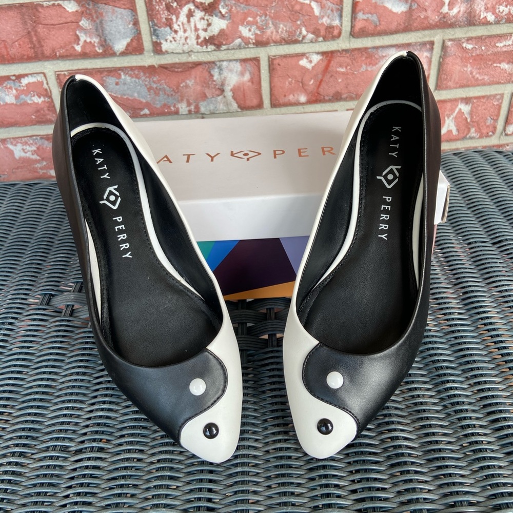 Katy Perry ying yang flats black and white